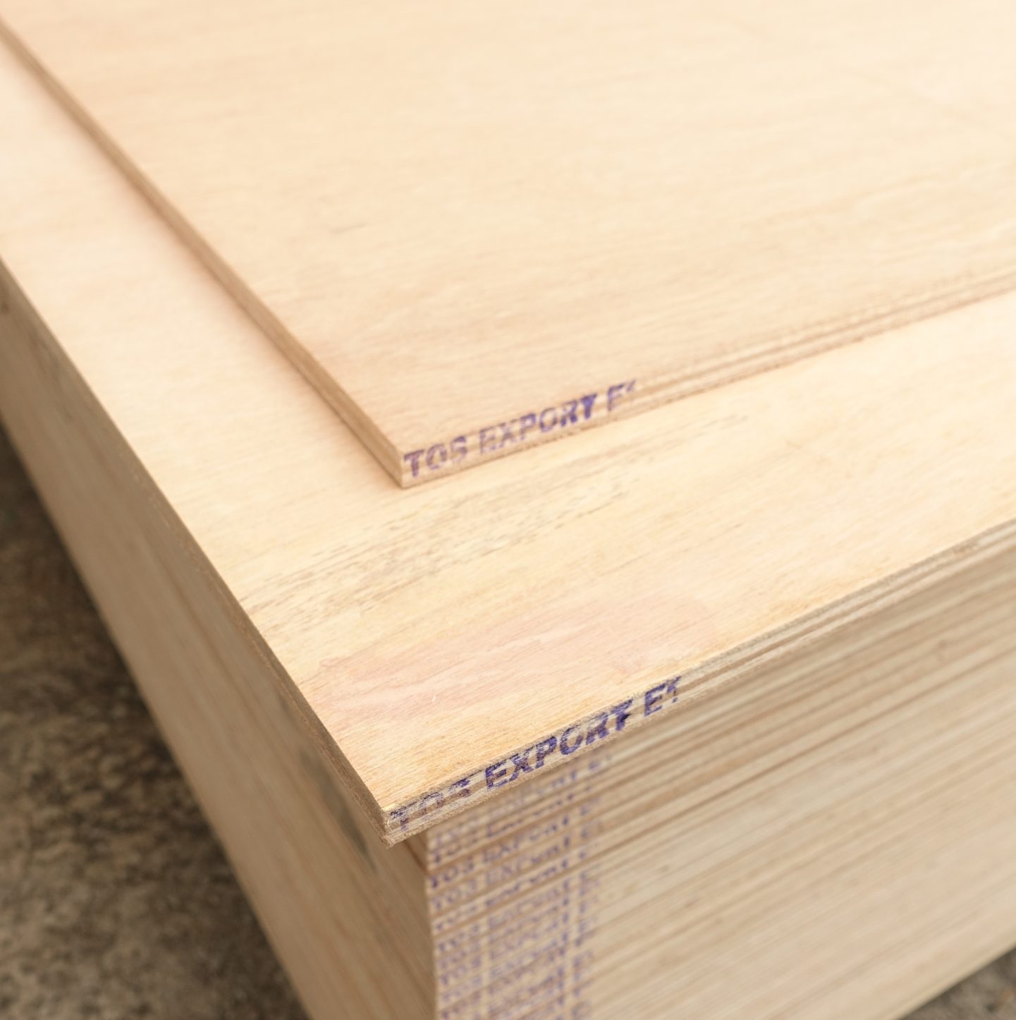 TOS SIGNATURE PLYWOOD